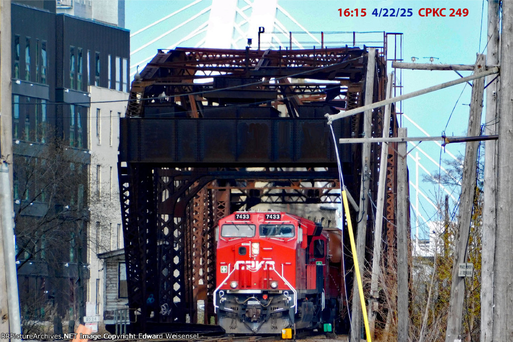 Creeping thru Burnham Bridge